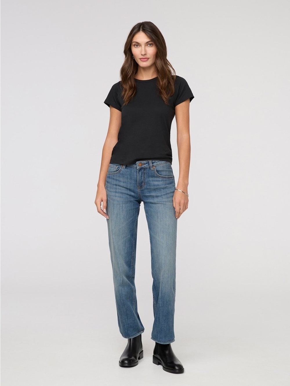 Mid-Rise Straight Ankle Jeans in Light Blue